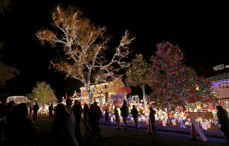 A Richmond Tradition.... Tacky Light Tours!