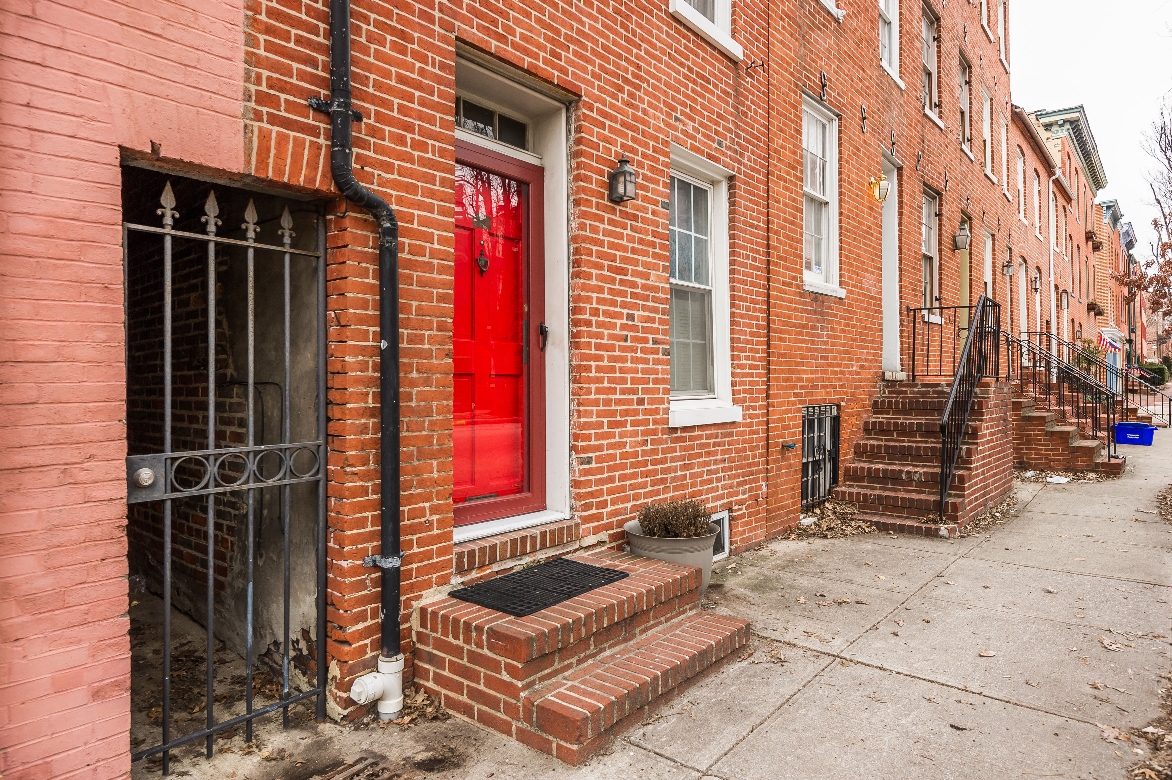 SOLD IN FEDERAL HILL