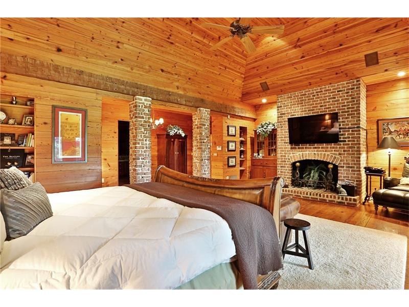 Hottest Luxury Listings in Suwanee