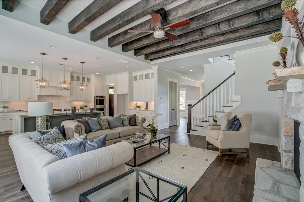 Farmhouse living in the heart of the city!