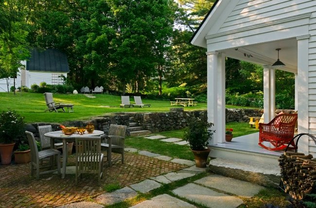 10 Ways to Create Your Own Paradise in the Backyard