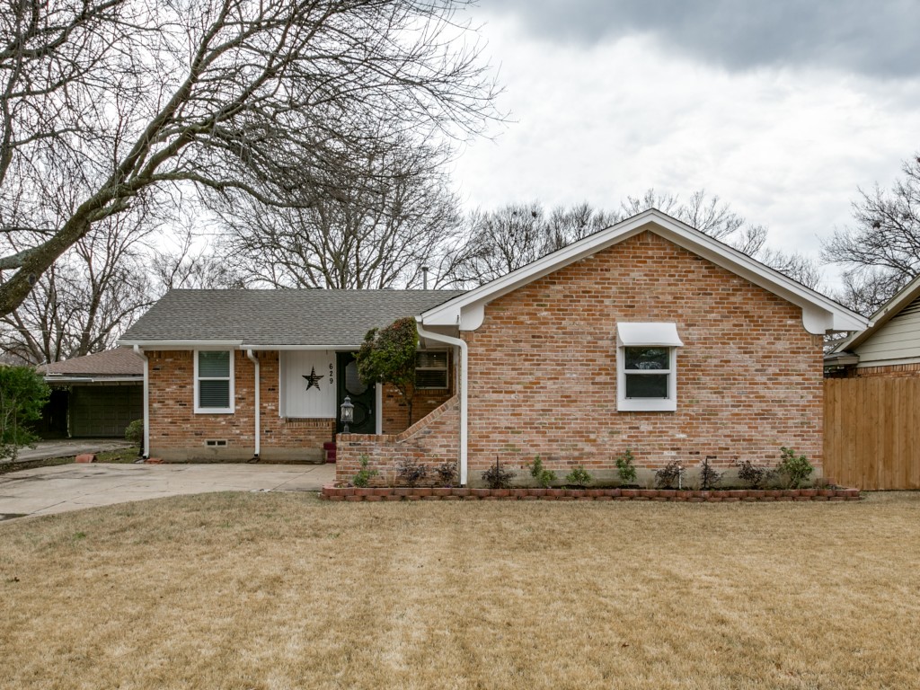 New Listing Richardson Heights!