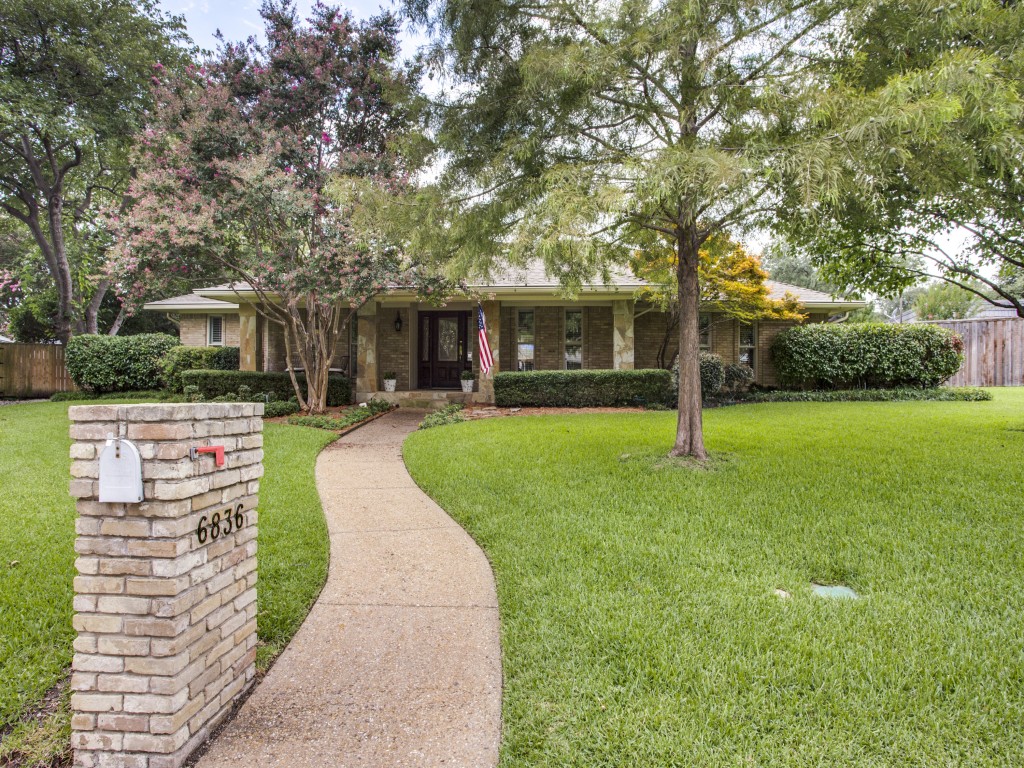 6836 Hillwood Lane, Dallas 75248