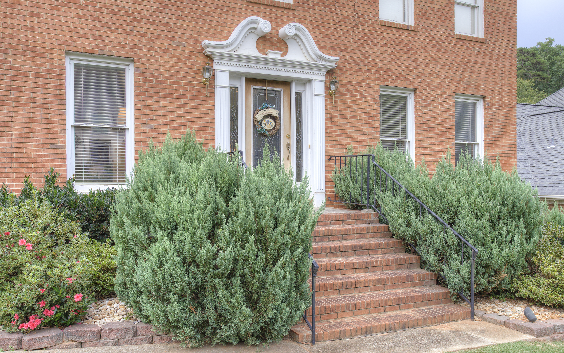 Just Listed | 1050 Kelvington Way| Lilburn, GA