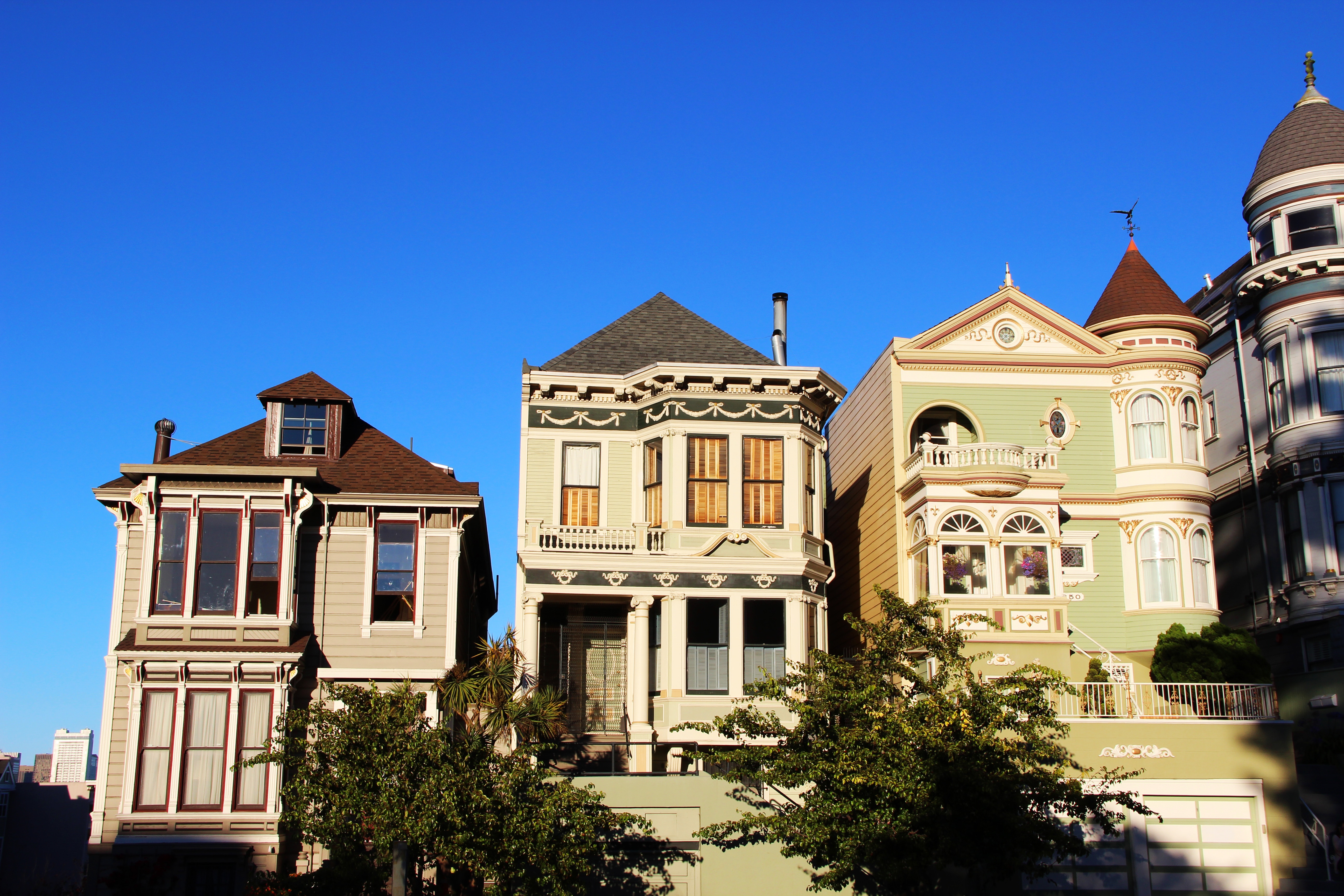 SHORT SALE AND FORECLOSURE: HOW ARE THEY DIFFERENT?