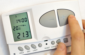 HOW TO USE A PROGRAMMABLE THERMOSTAT TO SEE REAL SAVINGS