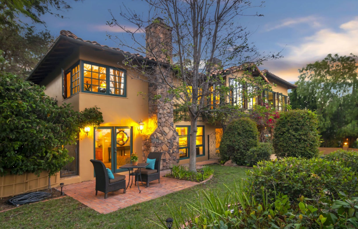 Picture yourself living in this Mt. Helix Masterpiece!