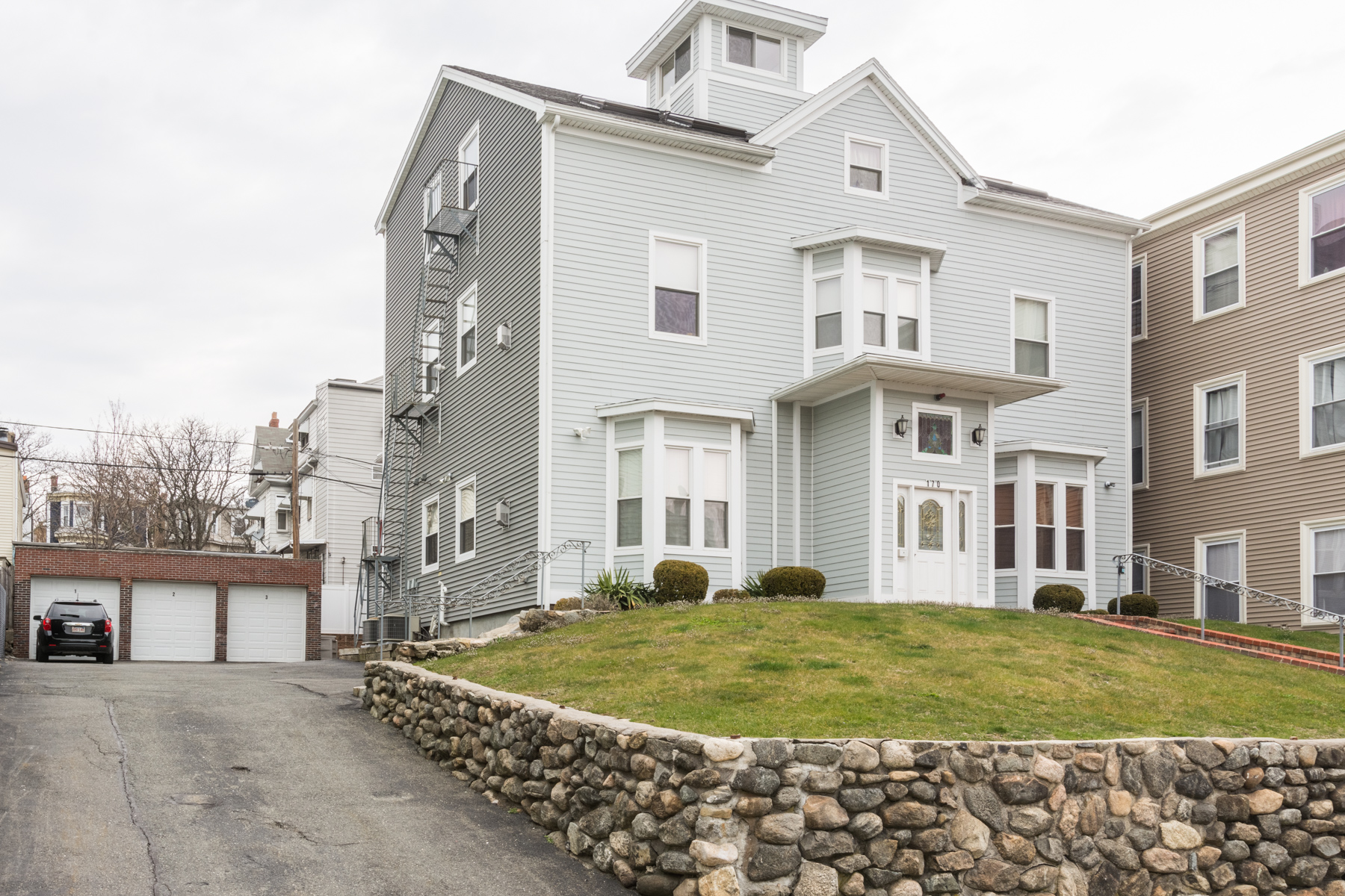 Open Houses in Eagle Hill & Davis Square this weekend!