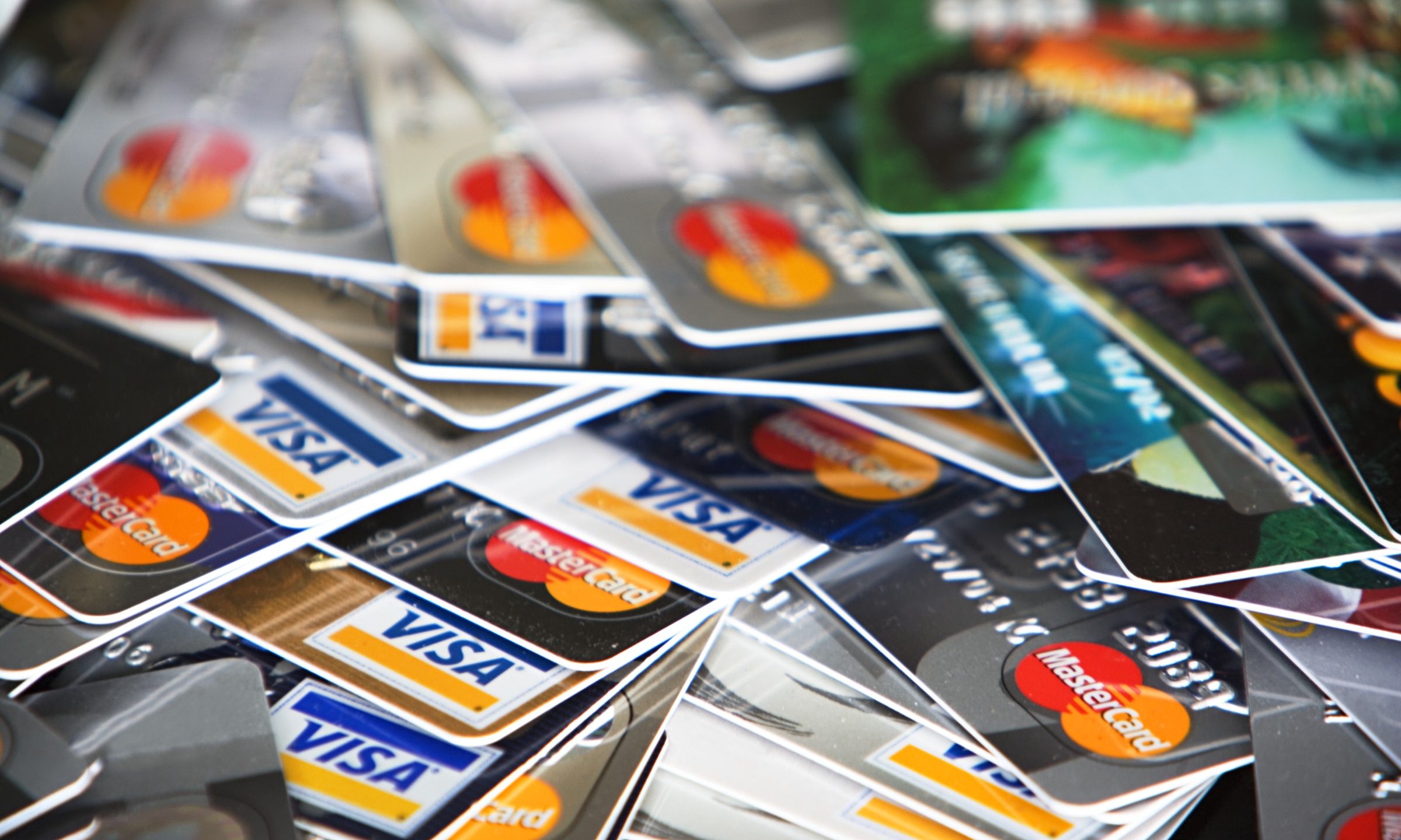 how to use credit cards and benefit while doing so