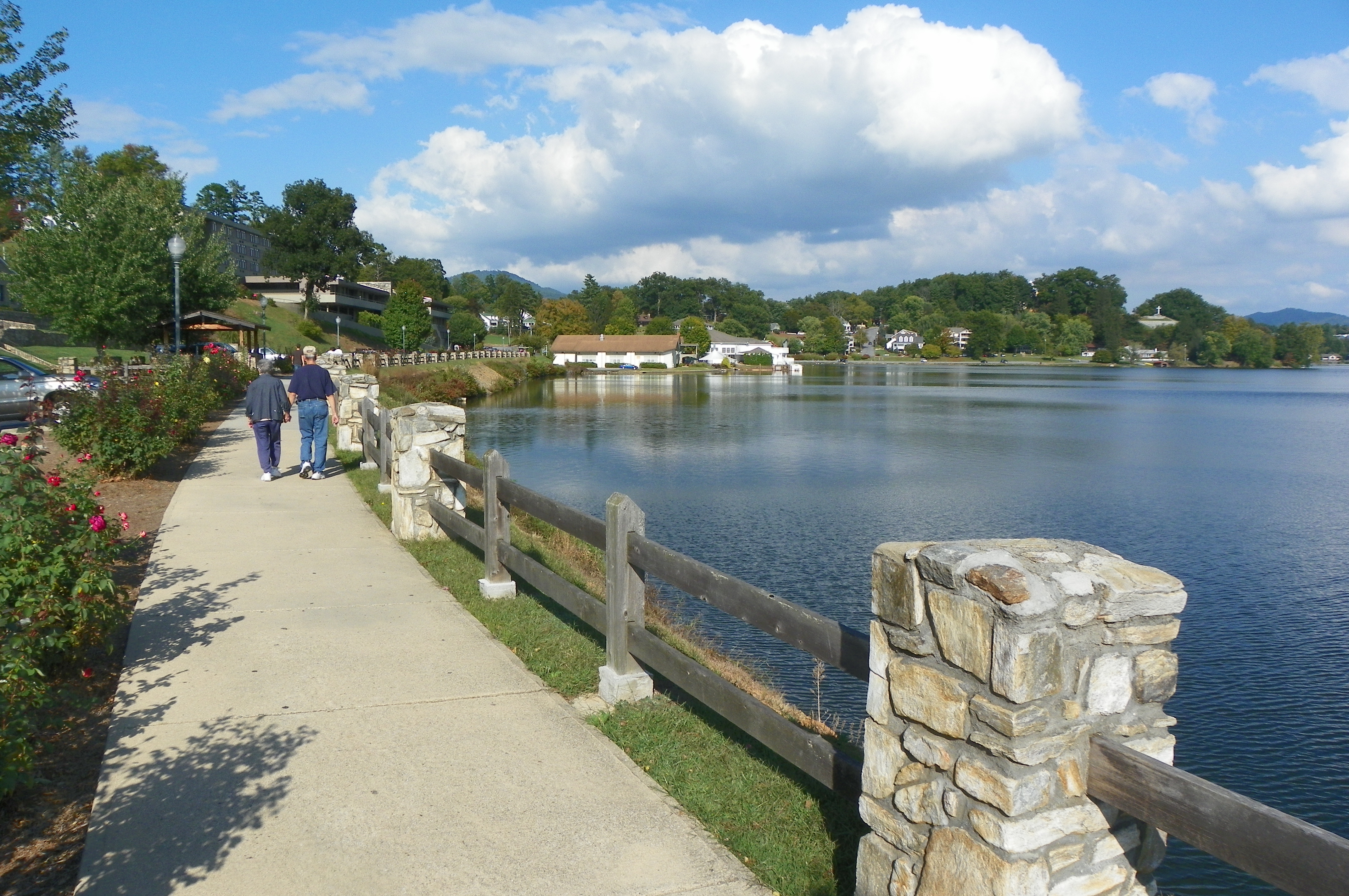 LAKE JUNALUSKA