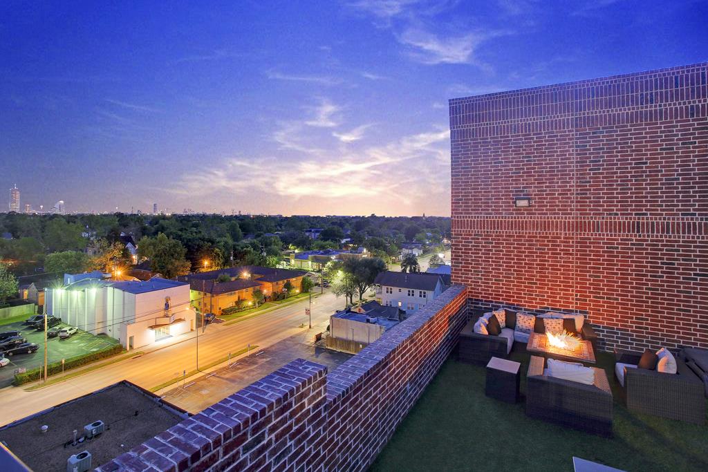JUST LISTED in Houston Heights! 1111 Studewood #505 Offered at $599,000.