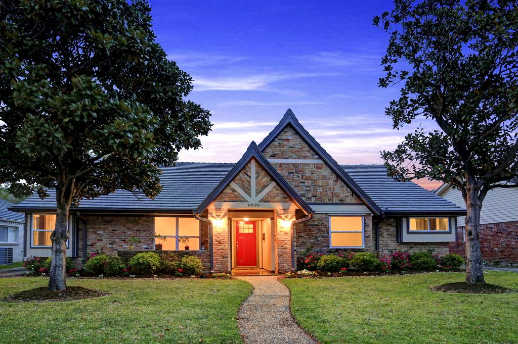 JUST SOLD in Maplewood! 6030 Wigton Offered at $465,000.