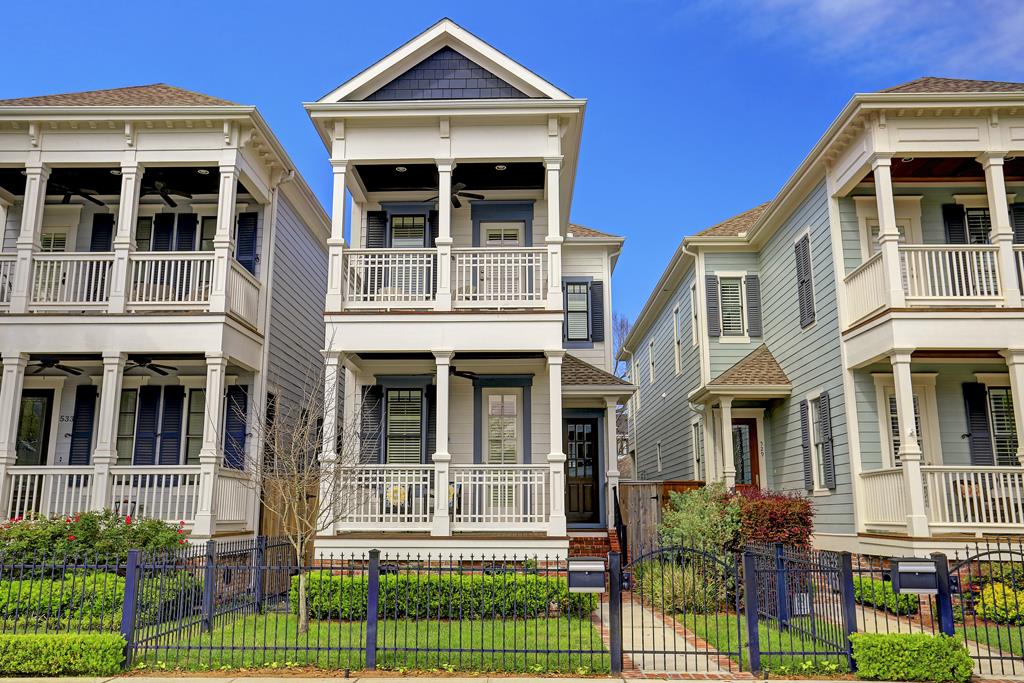 JUST LISTED in Houston Heights! 531 W 23rd Offered at $649,000.