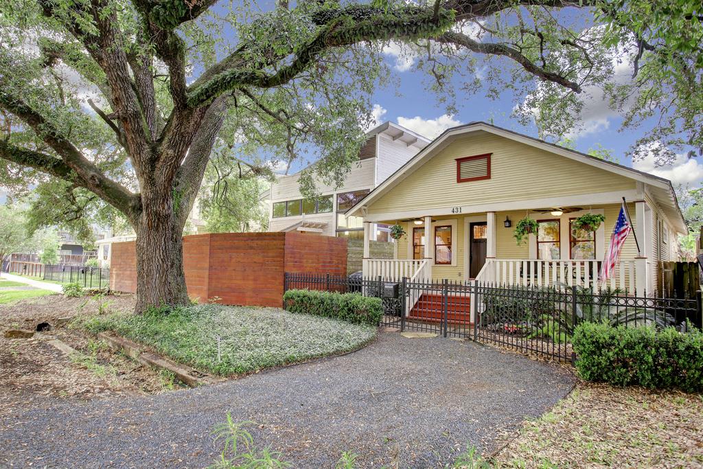 JUST LISTED in Houston Heights! 431 W 27th Offered at $449,000.