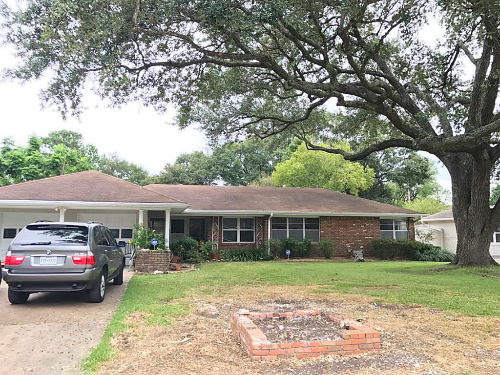 JUST SOLD in Linkwood! 3714 Linkwood Offered at $305,000.