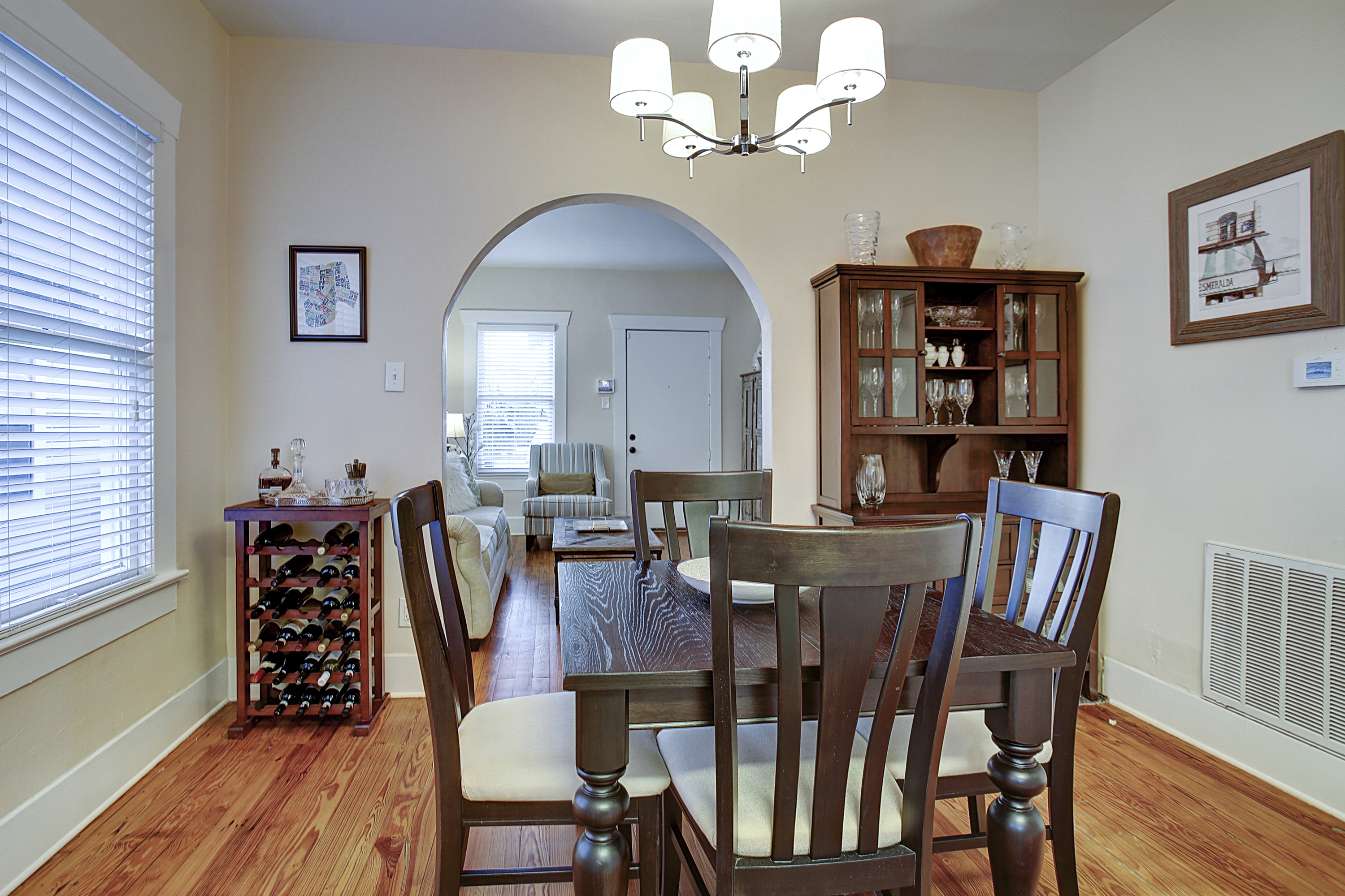 JUST LISTED in the Heights! 1345 Beverly Offered at $390,000.