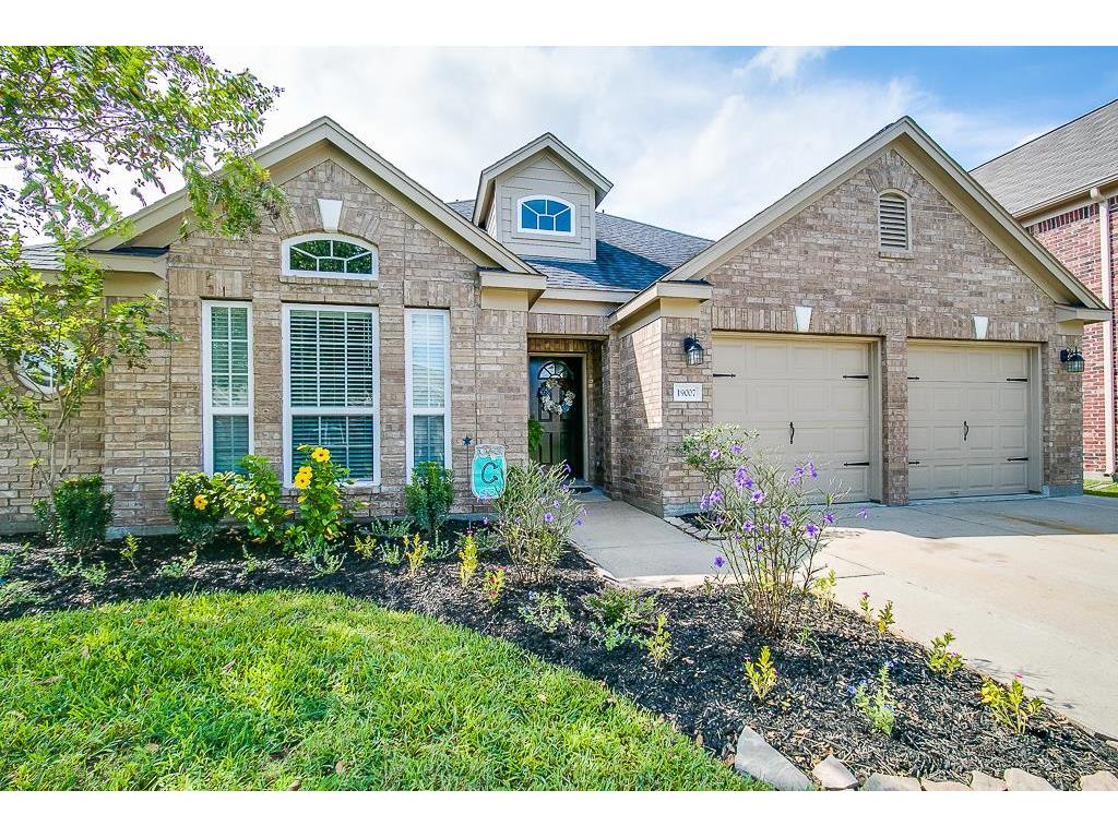 PENDING in Cypress! 19007 Fir Canyon Trail Offered at $299,000.