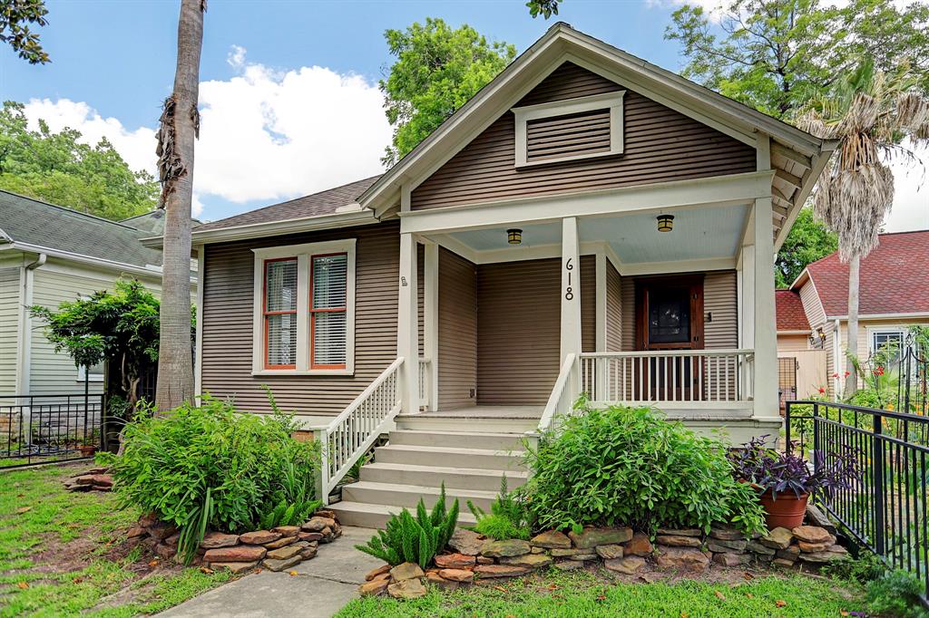 JUST LISTED in Houston Heights! 618 Harvard Offered at $525,000.
