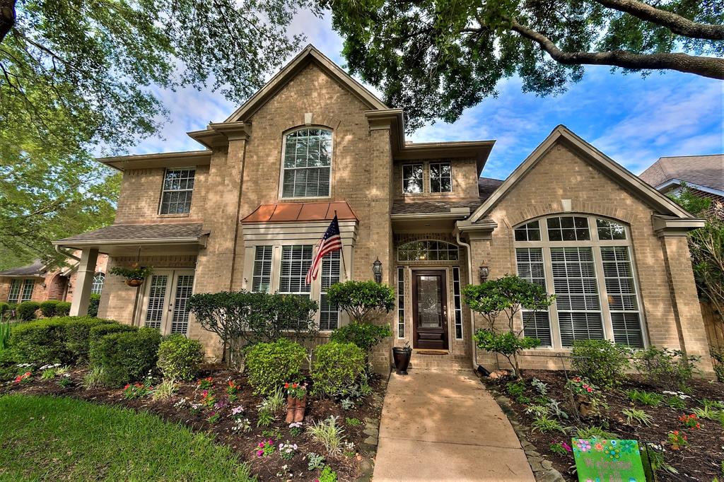 JUST SOLD in Sugar Land! 806 Epperson Way Offered at $378,500.