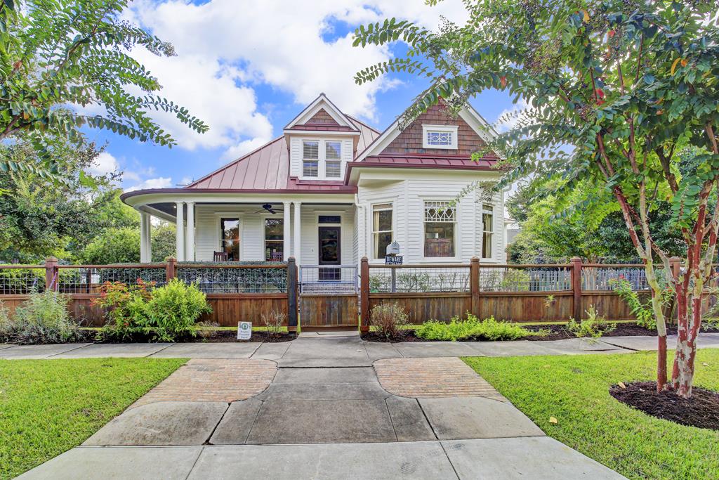 PENDING in Houston Heights! 448 Harvard Offered at $1,250,000.