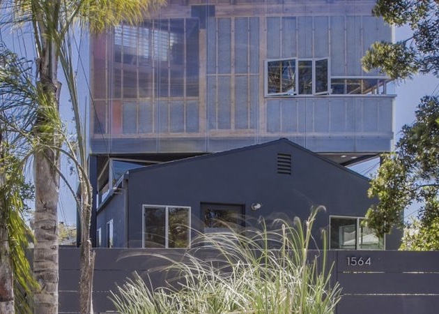 1913 Venice Bungalow with a Twist!