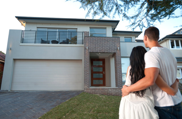 JUST MARRIED: What name should I use when looking for our first home?