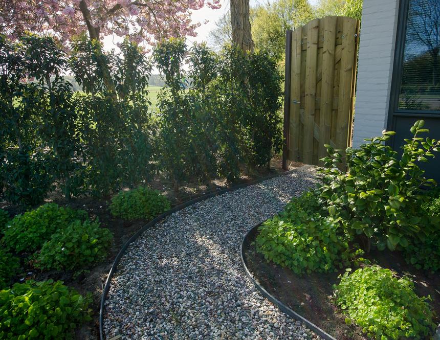 5 Awesomely Easy Landscaping Projects