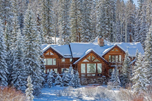 Winter Wonderland Homes to Get You in the Holiday Spirit