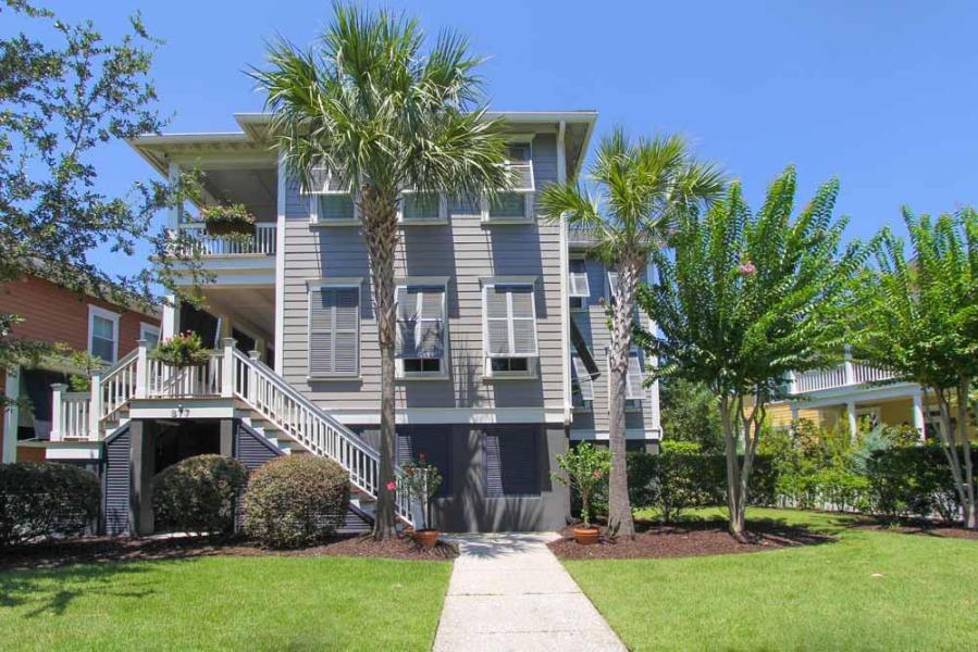 New Listing in Hibben! 877 Tupelo Bay Dr. Mount Pleasant (Belle Hall)
