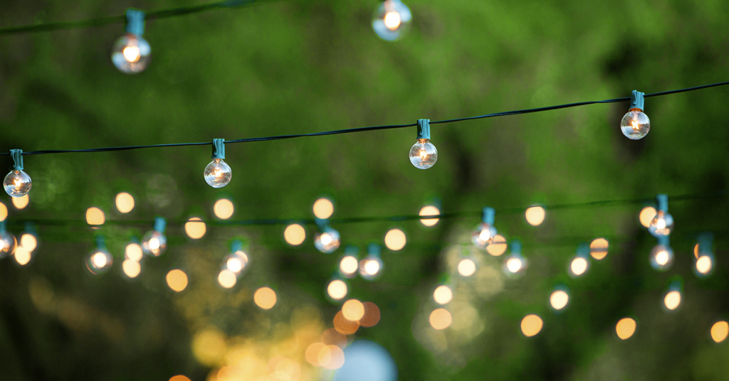 How to Decorate for Outdoor Entertaining